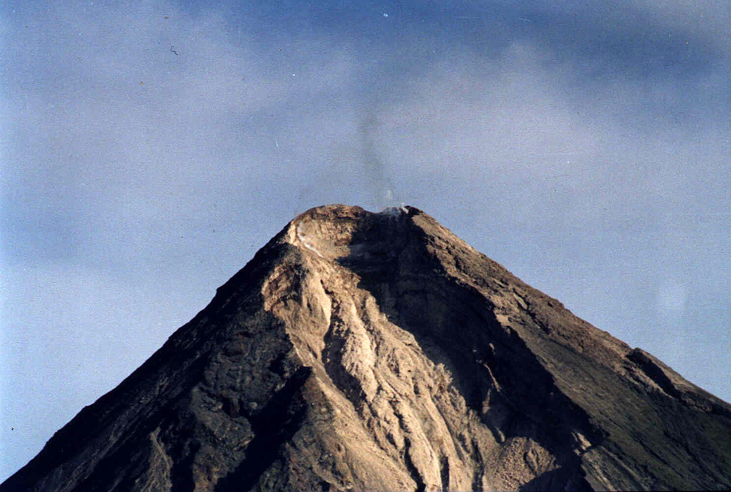 Crater Mayon volcano, Philippines, 1999.