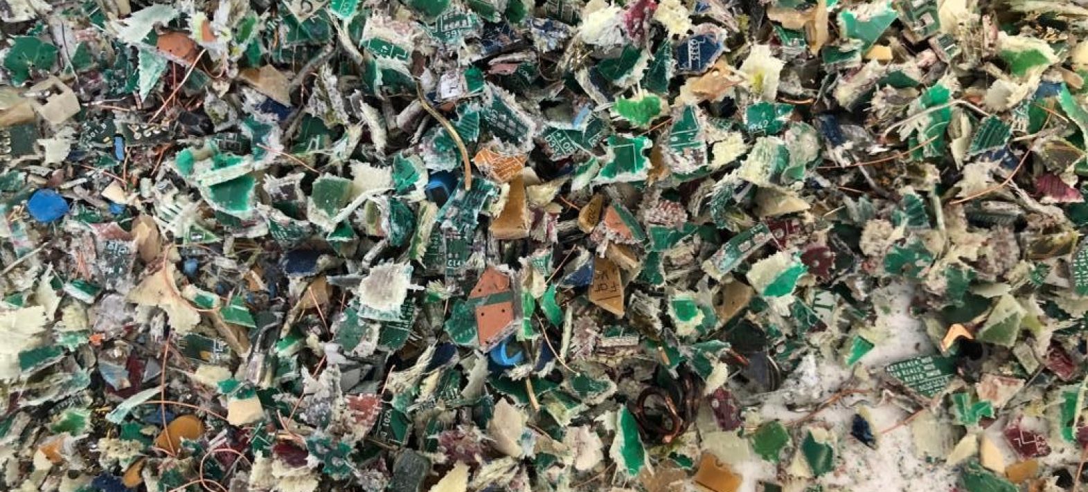 Recyclage bio-assisté en boucle fermée des métaux critiques à partir de déchets de circuits imprimés et de batteries Li-Ion (BaCLEM)