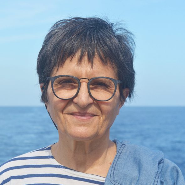 Mathilde Cannat receives the 2023 Arthur Holmes Medal from the EGU