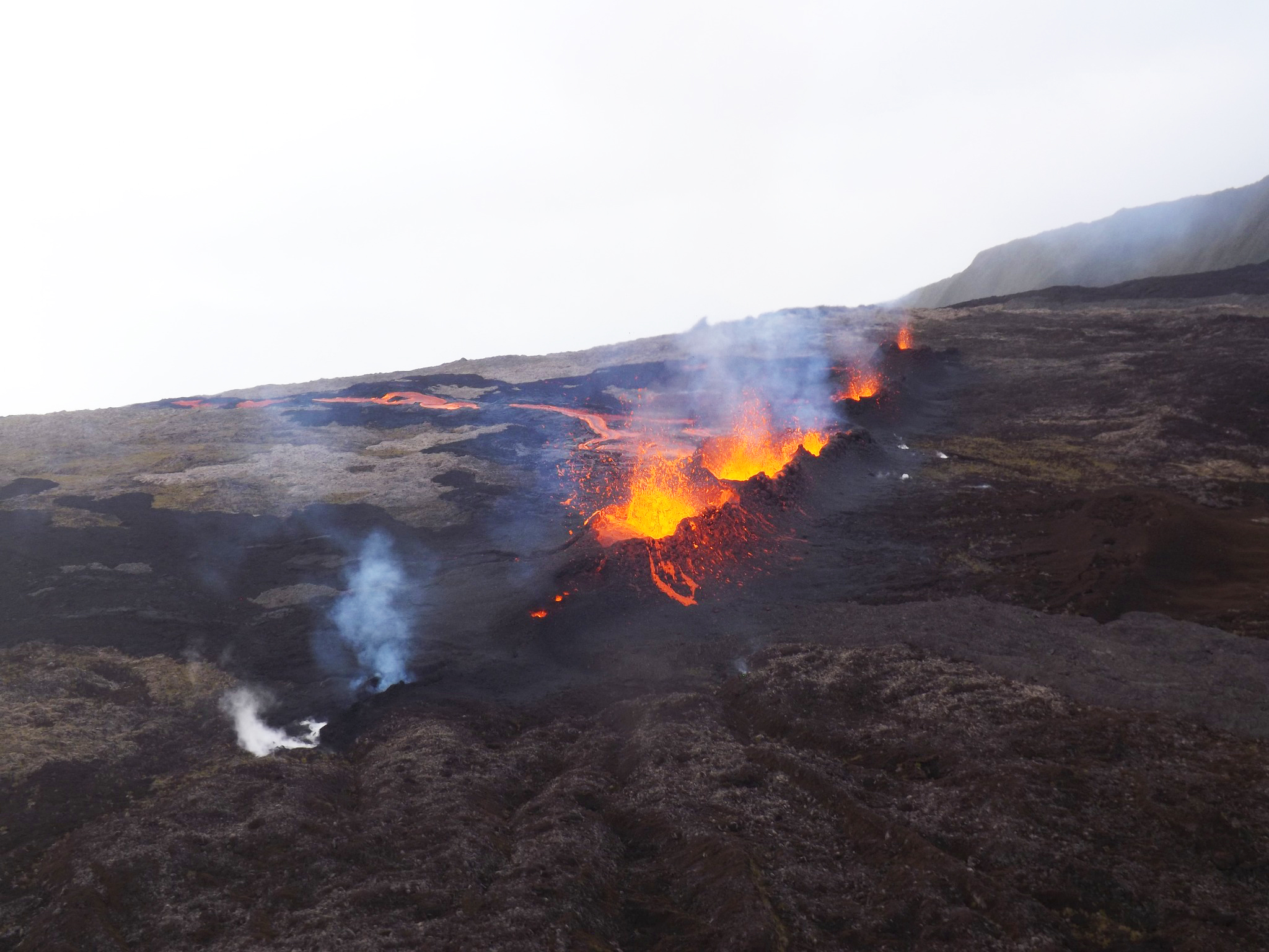 Éruption en cours au Piton de la Fournaise à La Réunion Institut de