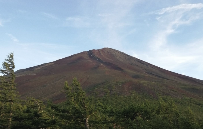 Surveillance de l'activité sismovolcanique des systèmes volcaniques dormants basée sur l'IA