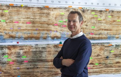 Yann Klinger receives the EGU's Stephan Mueller Medal