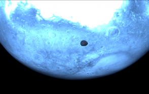 Hera flies over Deimos on its way to Dimorphos : a major step forward for planetary protection