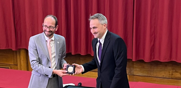 Frédéric Moynier reçoit la médaille de l’engagement de l’Université Paris Cité